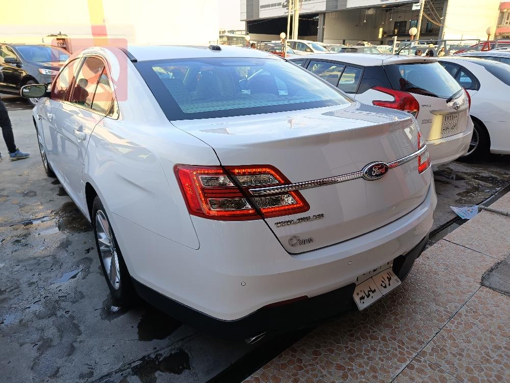 Ford Taurus